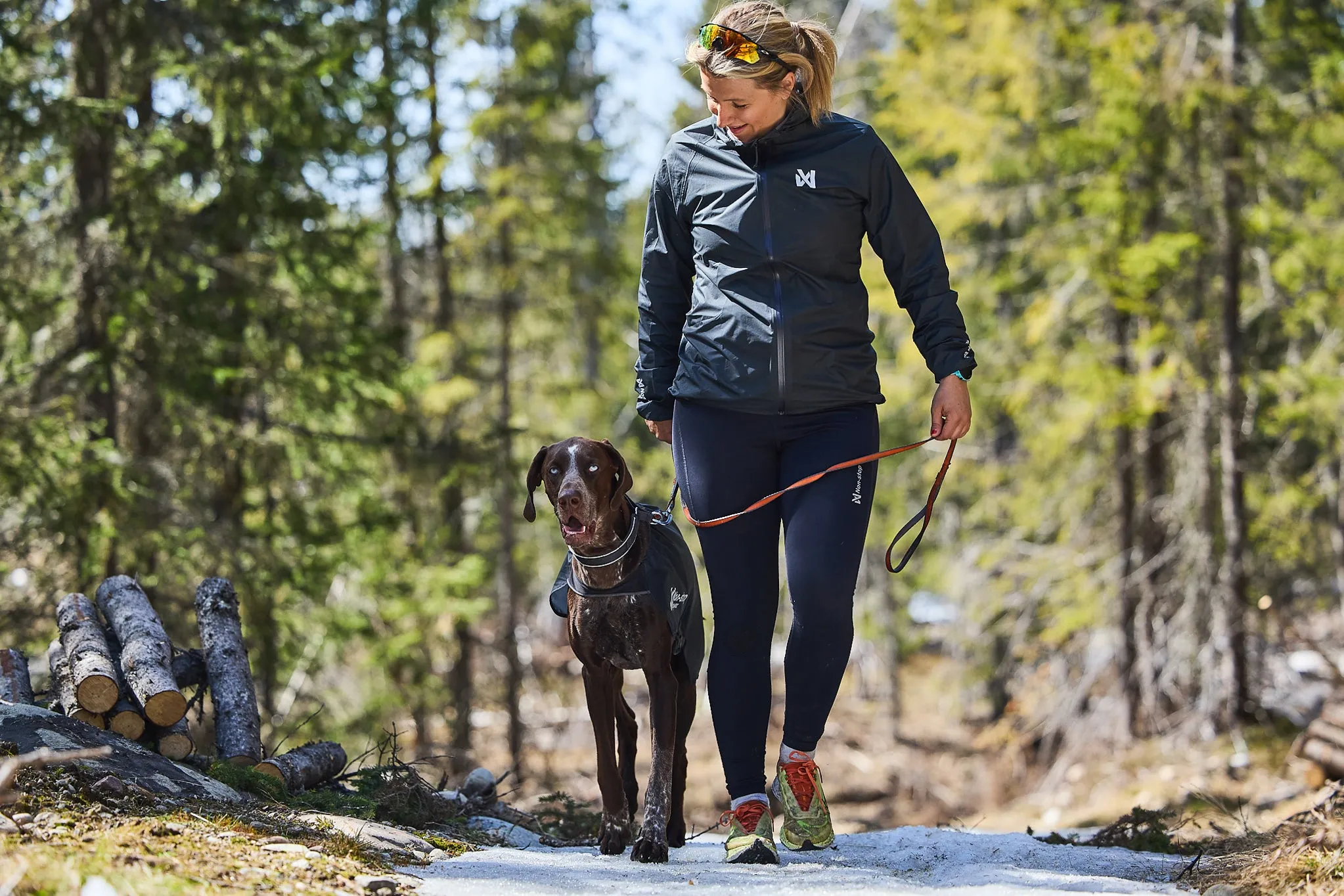 Non-Stop Dog Wear: Move Leash